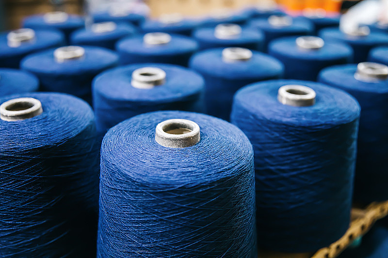 yarn with sulphur blue brn